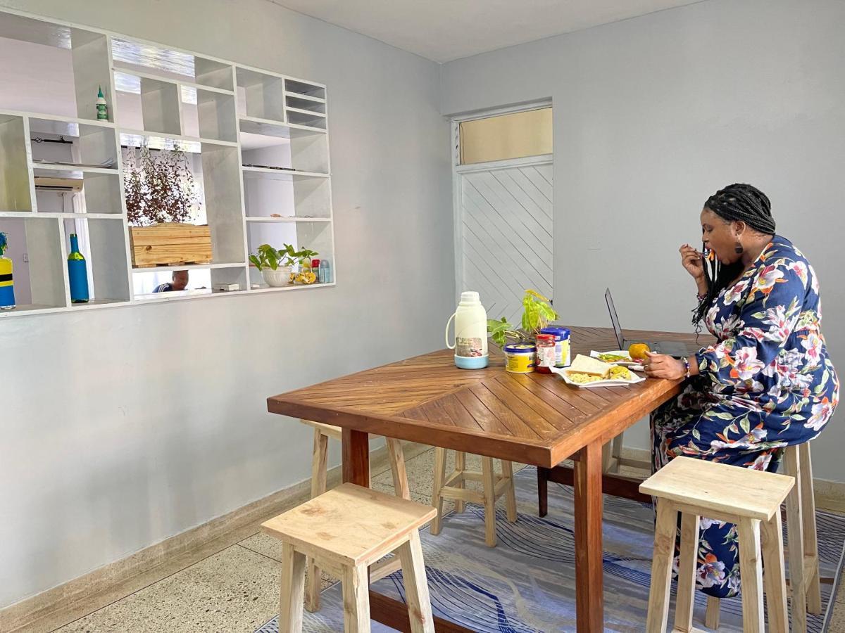 Gallivanters Hostel Dar es Salaam Ngoại thất bức ảnh